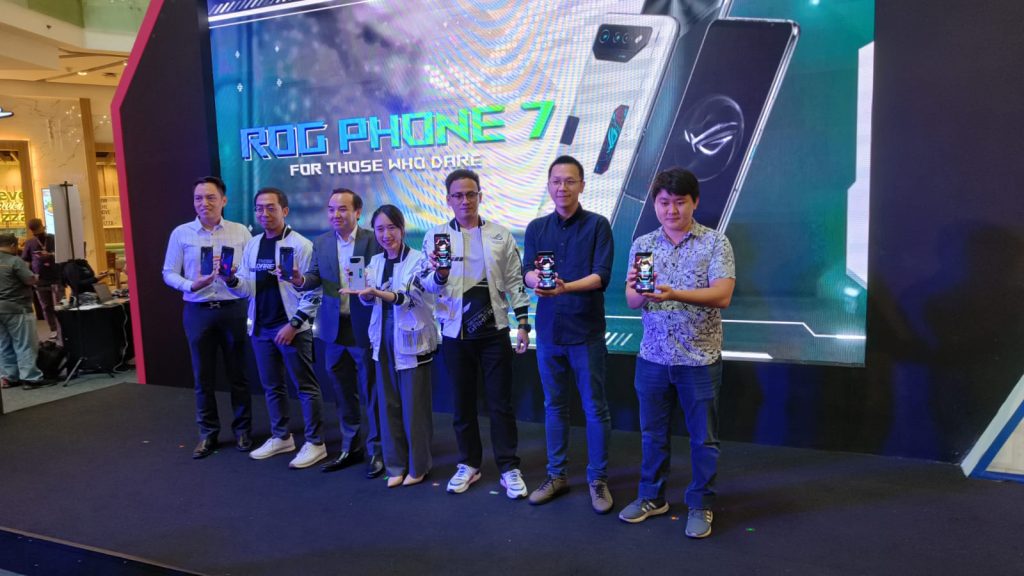 ROG Phone 7 Series merupakan ponsel gaming yang diciptakan untuk memenuhi ekspektasi gamer.