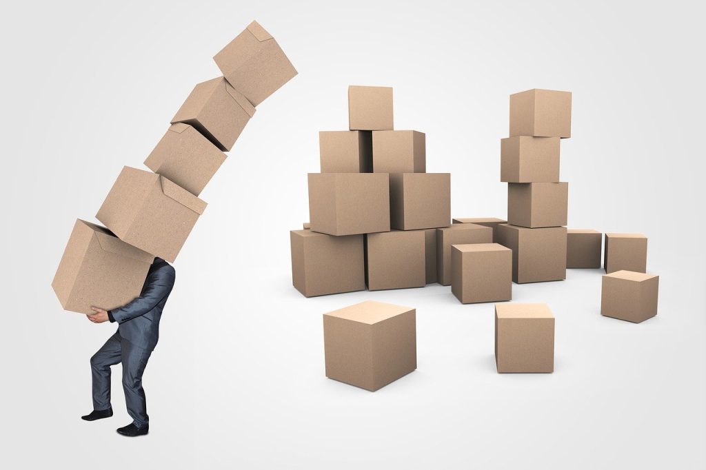Seiring berkembangnya sektor belanja online, sektor logistik pengiriman di Indonesia ikut mengalami perkembangan pesat.