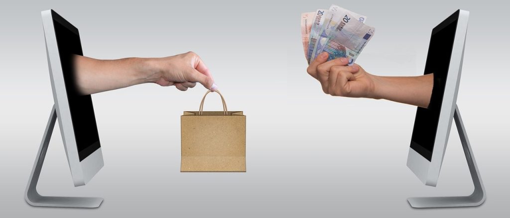 platform e-commerce Lazada Indonesia (Lazada) menghadirkan fitur chat robot (chatbot) berbasis kecerdasan buatan Lazada IM Shop Assistant atau LISA untuk memudahkan penjual berinteraksi dengan pelanggan.