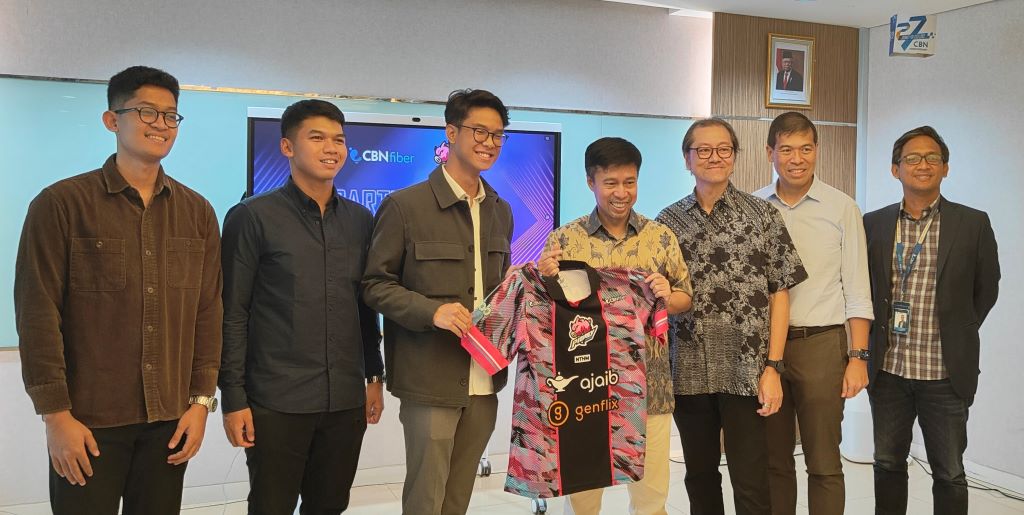 Para manajeman CBN dan Pigmy Esports befoto bersama usai peneguhan kemitraan CBN dengan Pigmy Esports.