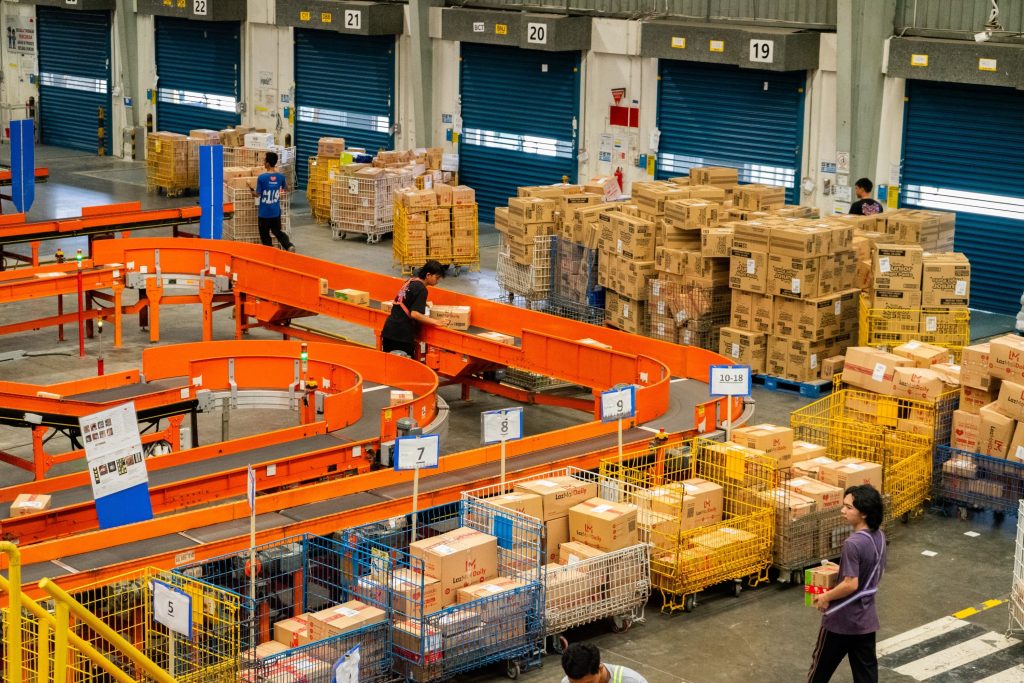 jaringan Lazada Logistics terdapat di lebih dari 500 kota di Indonesia serta di enam negara di Asia Tenggara (Indonesia, Singapura, Malaysia, Vietnam, Thailand, dan Filipina).