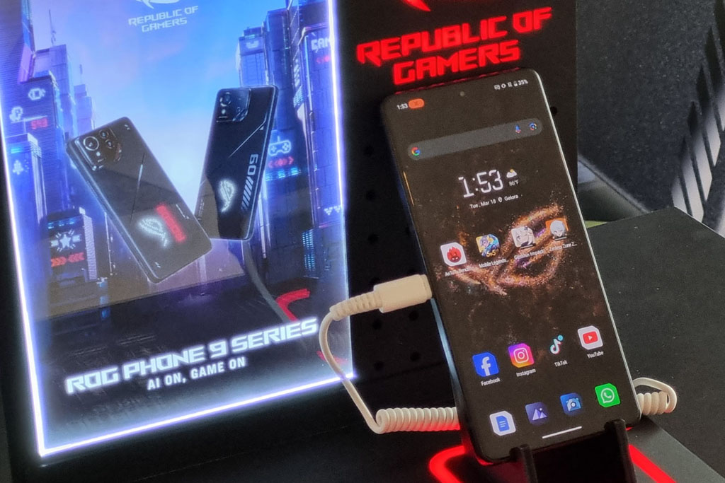 Tampak depan ROG Phone 9 Pro Edition.