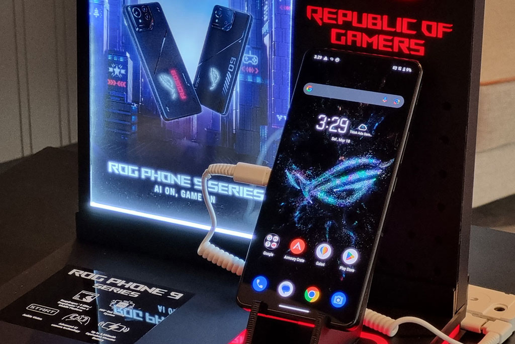 Tampak depan ROG Phone 9 FE.