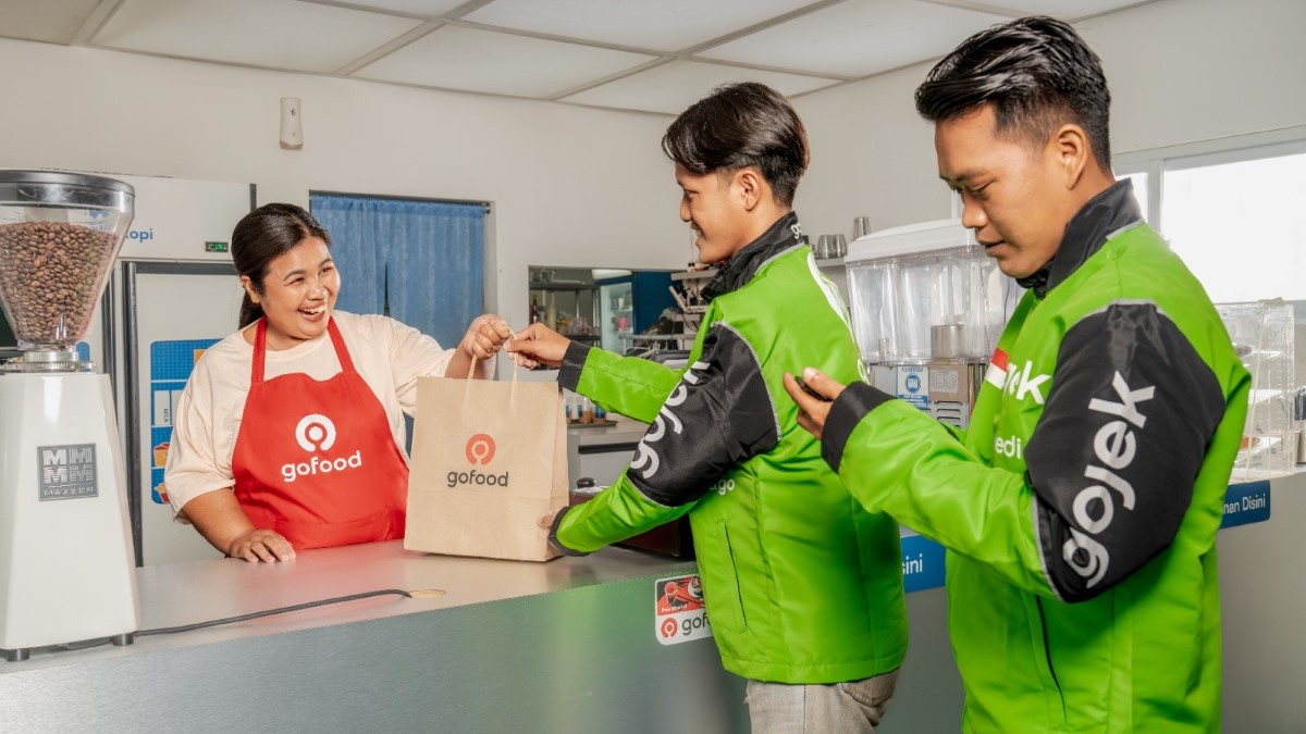 GoFood adalah layanan pesan antar makanan daring yang paling banyak digunakan.