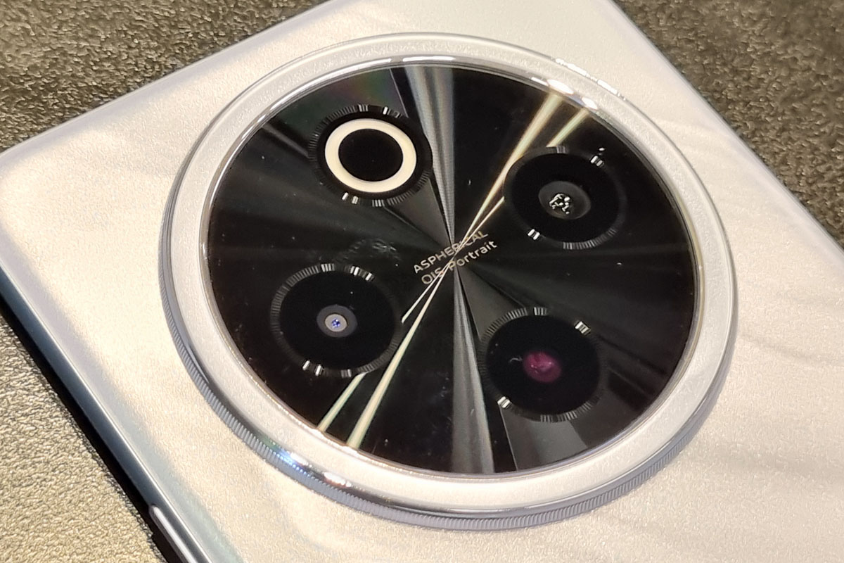 Sistem kamera belakang iQOO Z10.