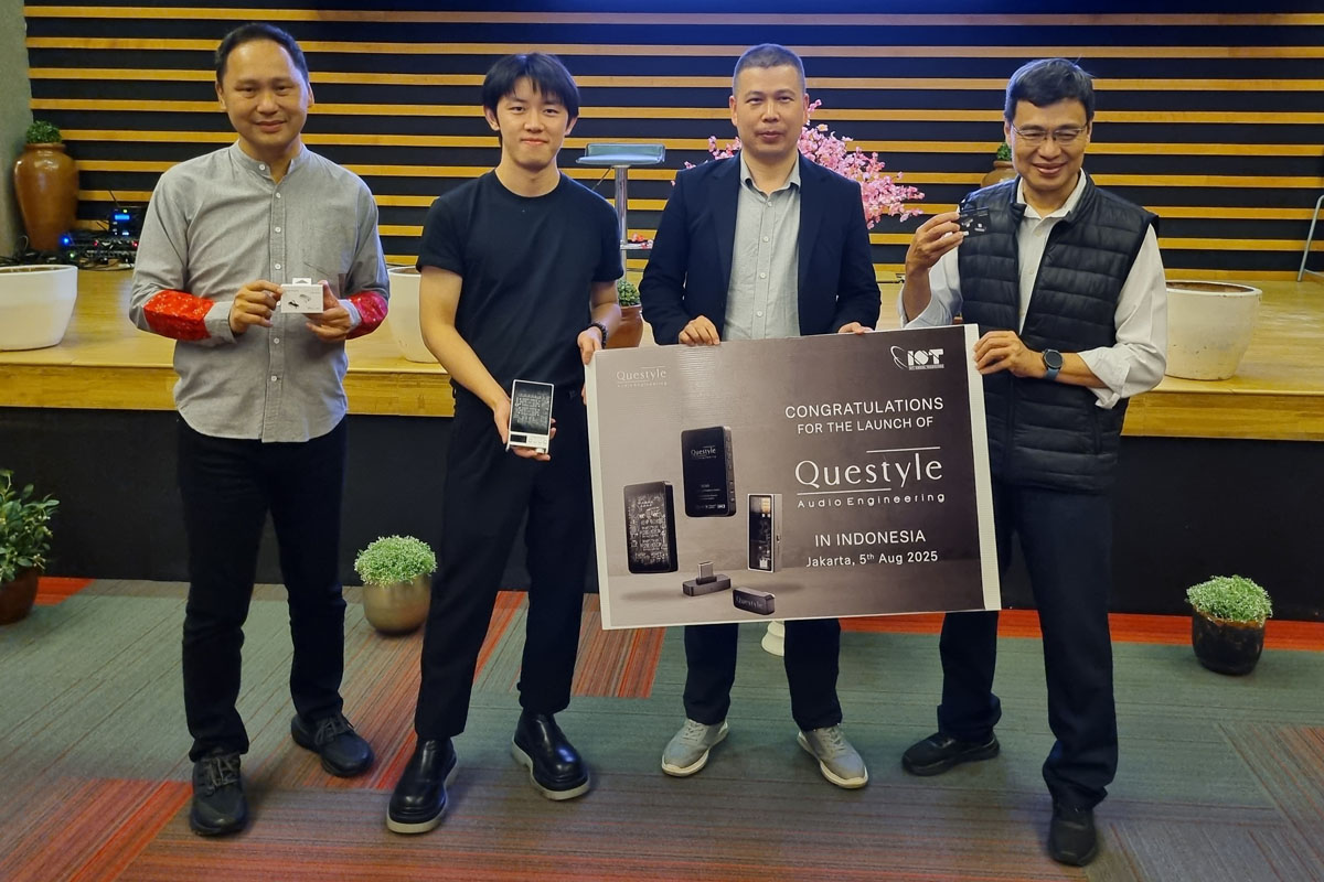 IOT menjadi distributor resmi merek Questyle di Indonesia.