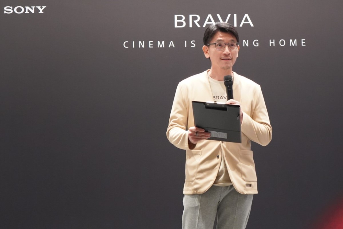 Motoya Itako (President Director, Sony Indonesia).