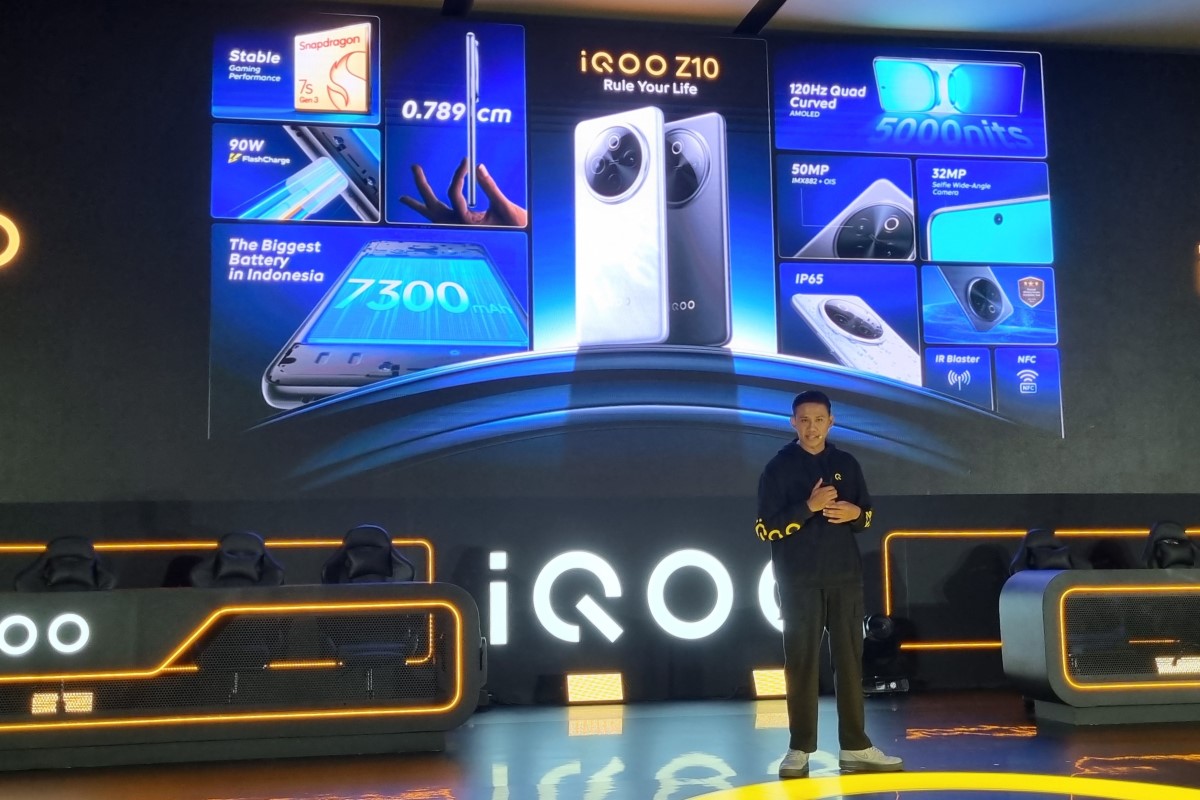 Praditya Putra menjelaskan mengenai iQOO Z10.