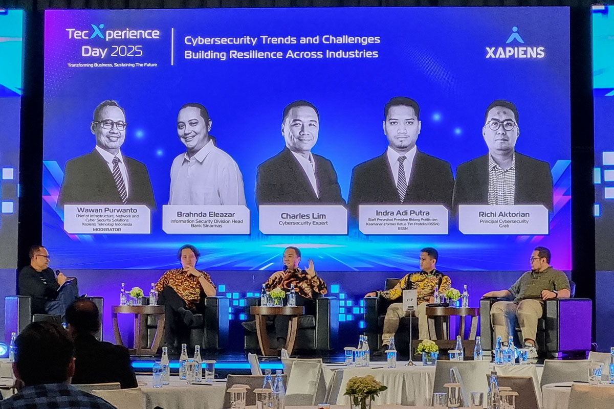 Salah satu diskusi panel Xapiens TecXperience Day 2025.
