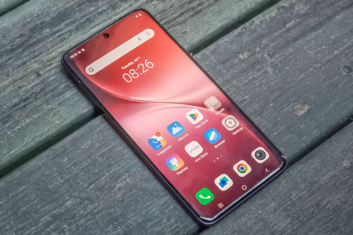 Tampak depan vivo V60.