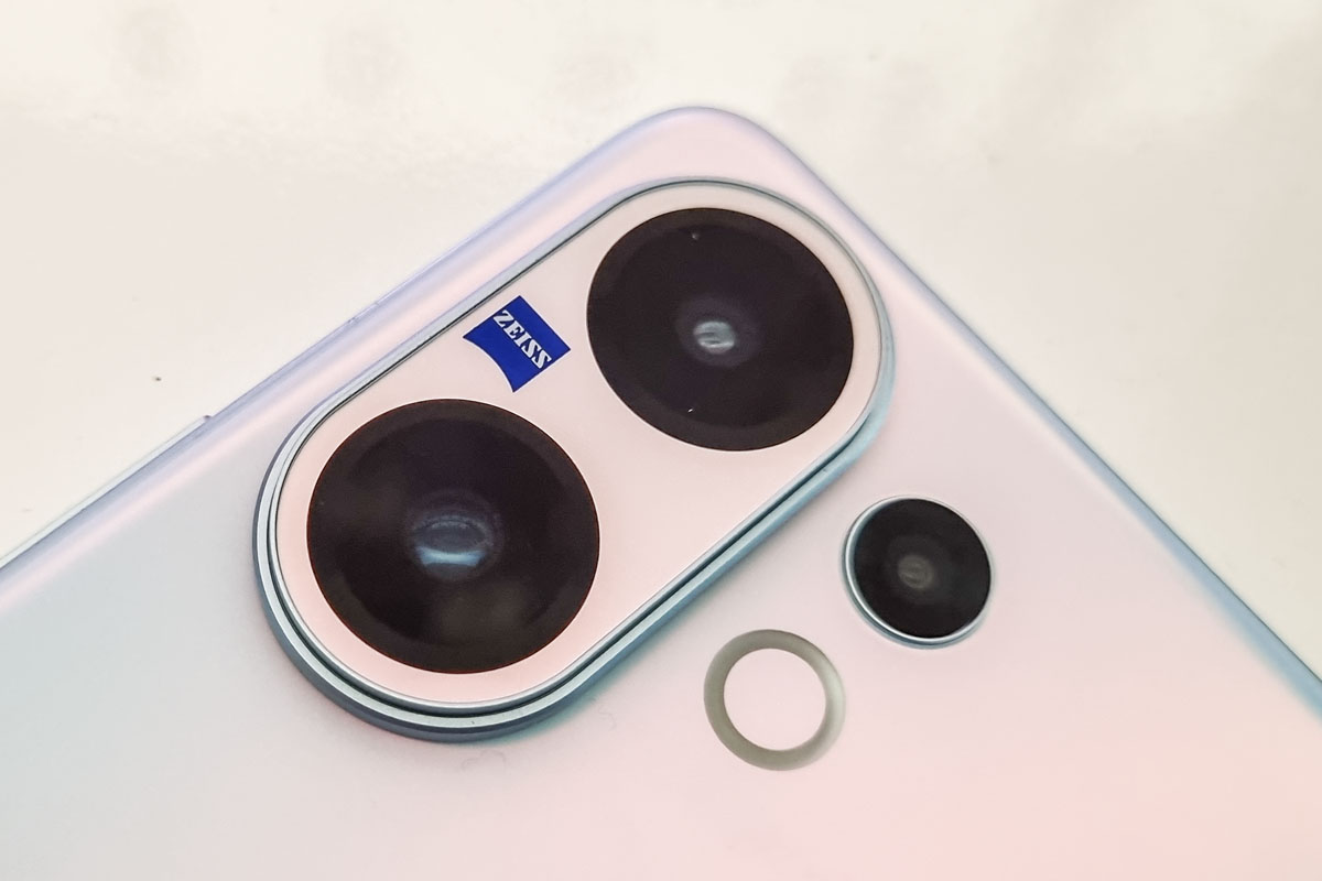 Sistem kamera belakang vivo V60.