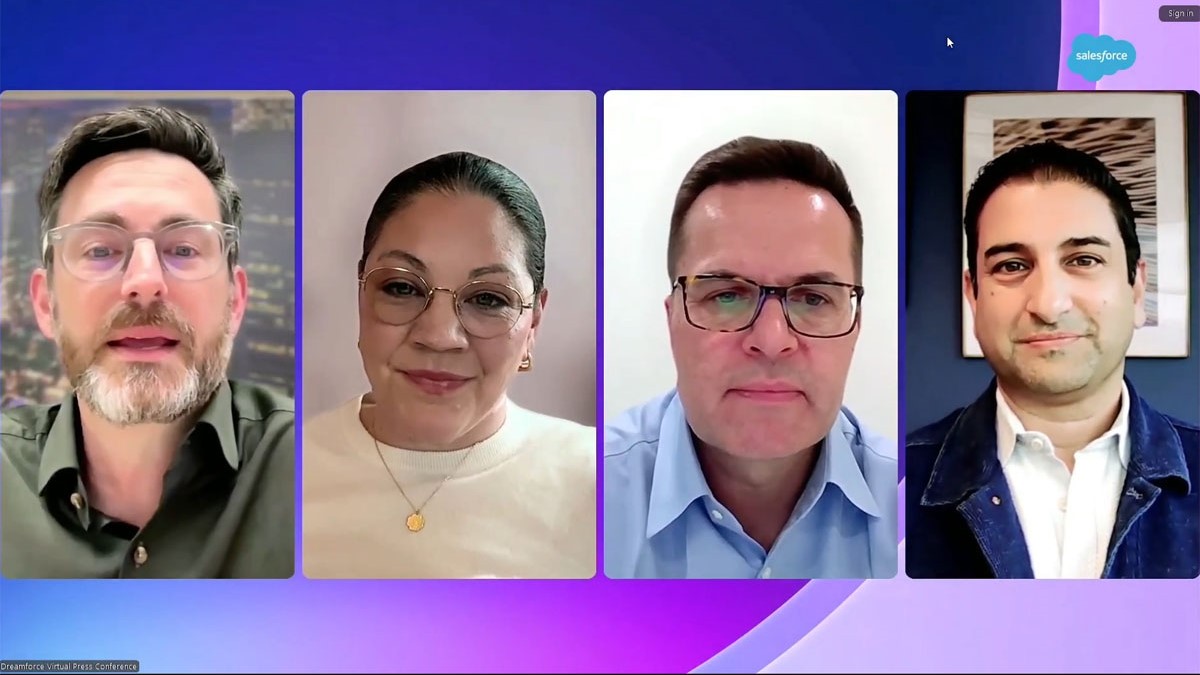 Peter Burns (ketiga dari kiri) berbagi pengalaman Heathrow Airport menggunakan Salesforce Agentforce.