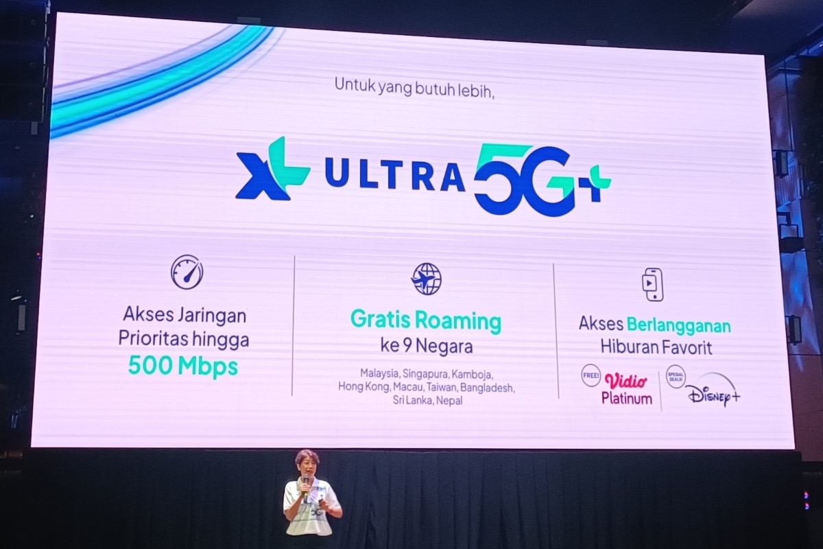 Yessie D. Yosetya (Direktur & CITO XLSMART).