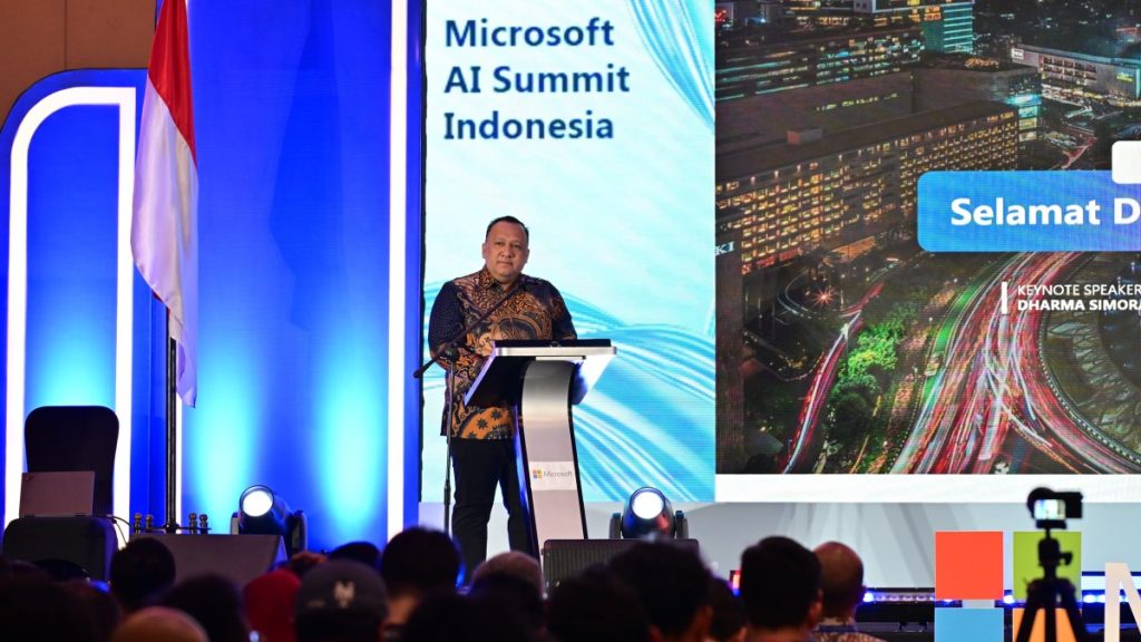 Dharma Simorangkir saat membuka Microsoft AI Summit Indonesia..