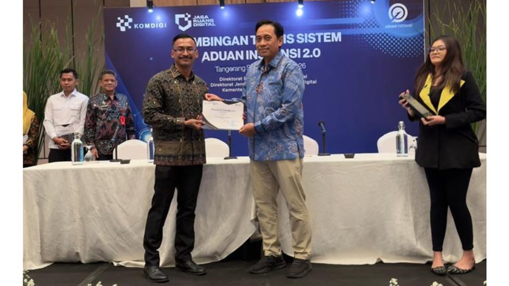 DANA dapat penghargaan Komdigi.