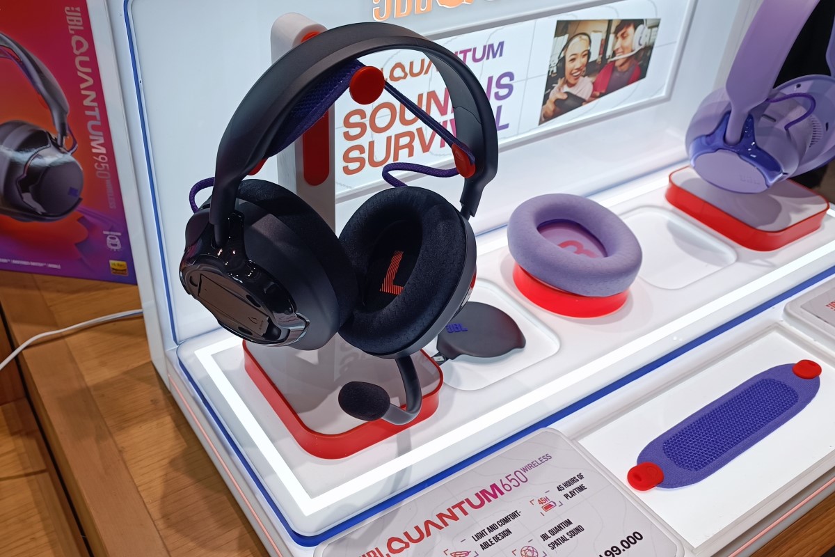 JBL Quantum 650.