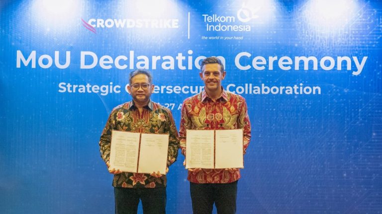 CrowdStrike dan Telkom menandatangani MoU.