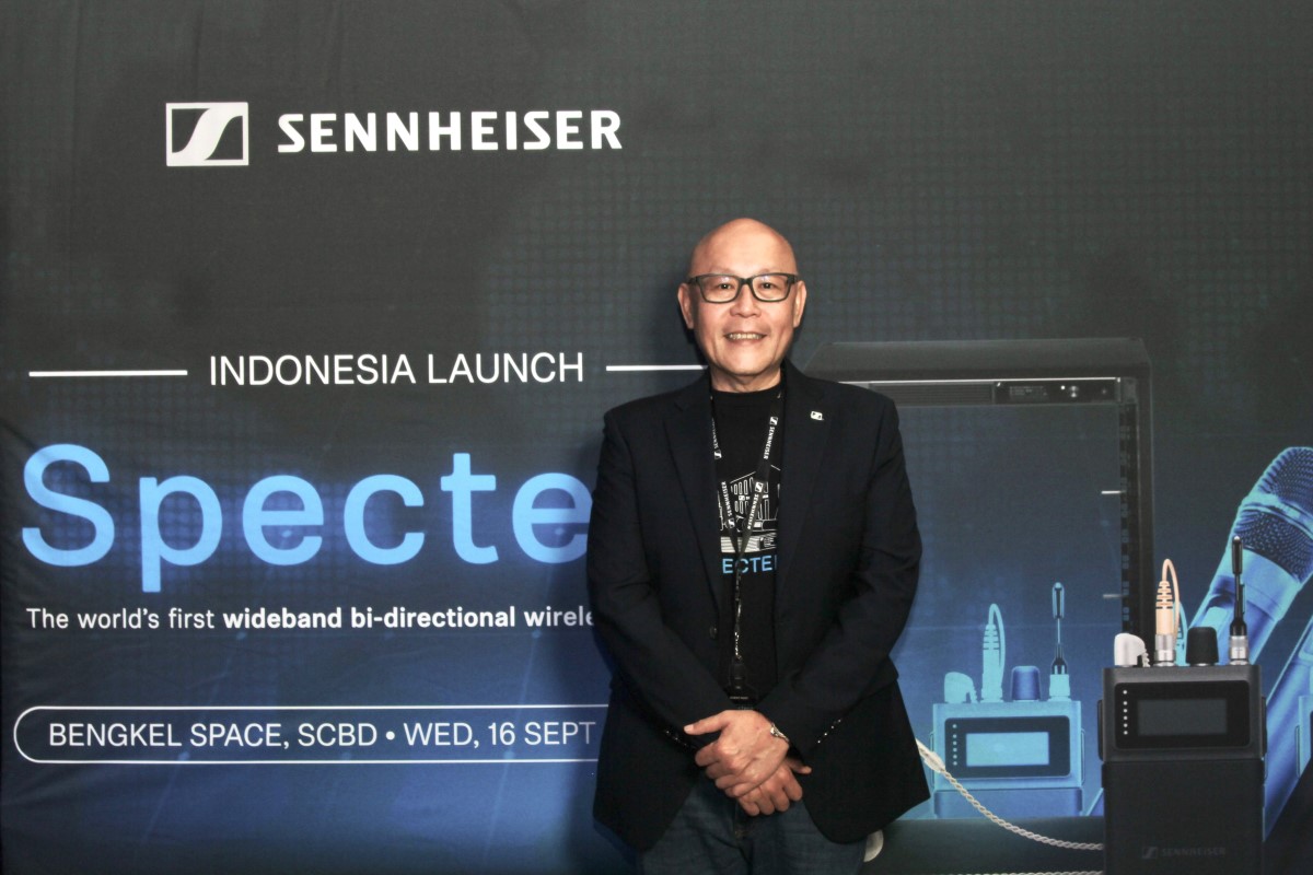 Roland Lim (Sales Director, Sennheiser Asia).